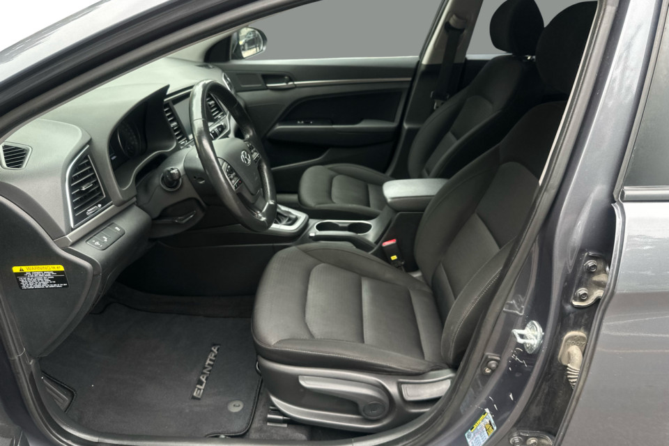 2018 Hyundai Elantra - Image 11