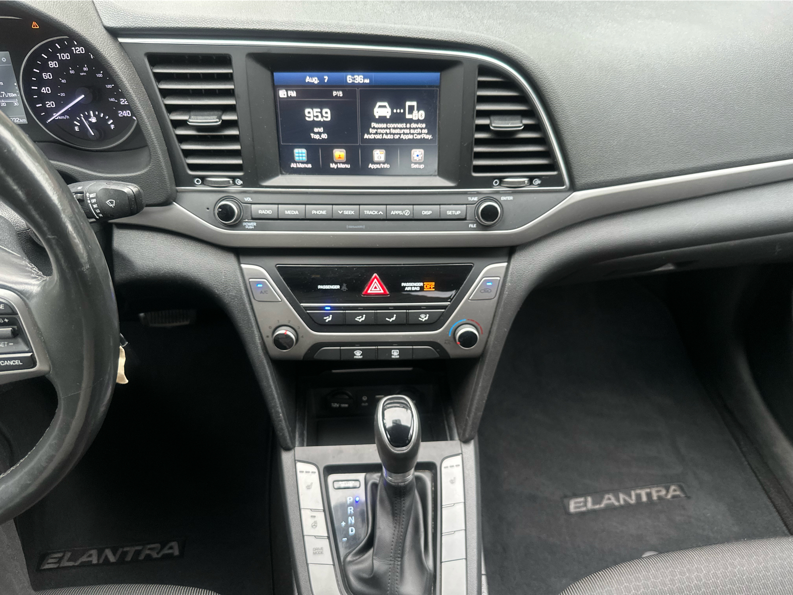 2018 Hyundai Elantra - Image 14