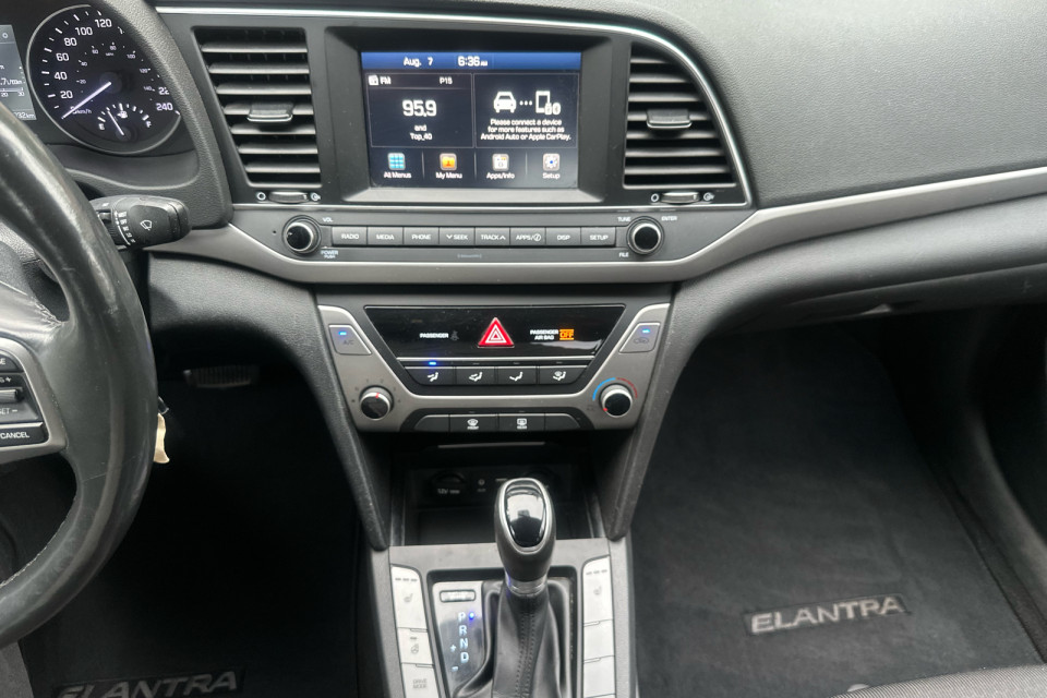 2018 Hyundai Elantra - Image 14