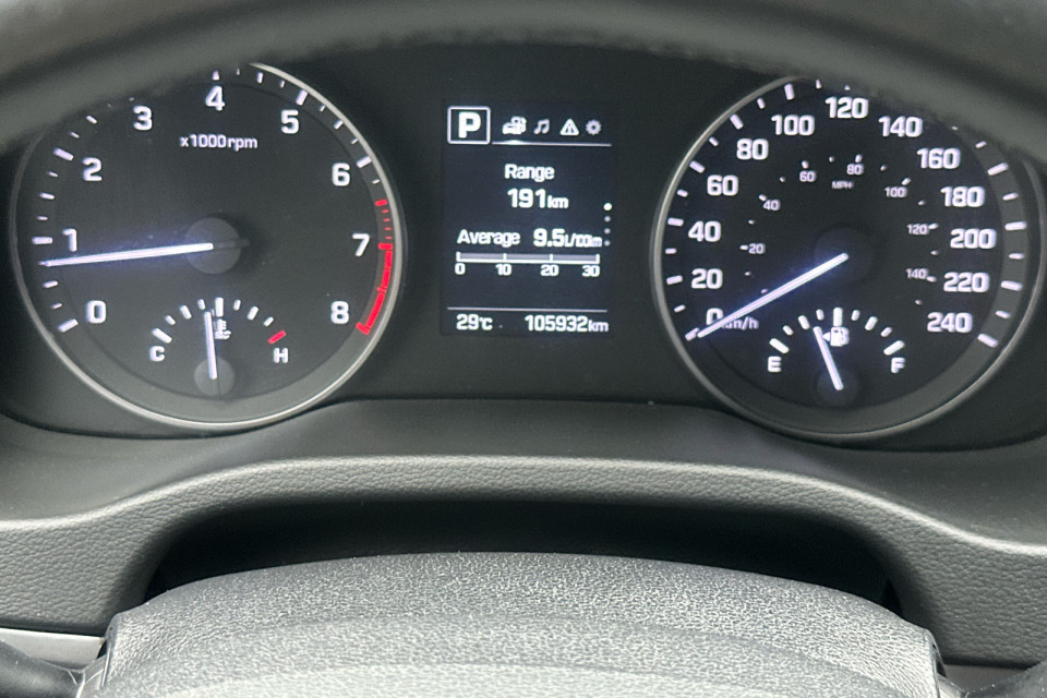 2018 Hyundai Elantra - Image 15