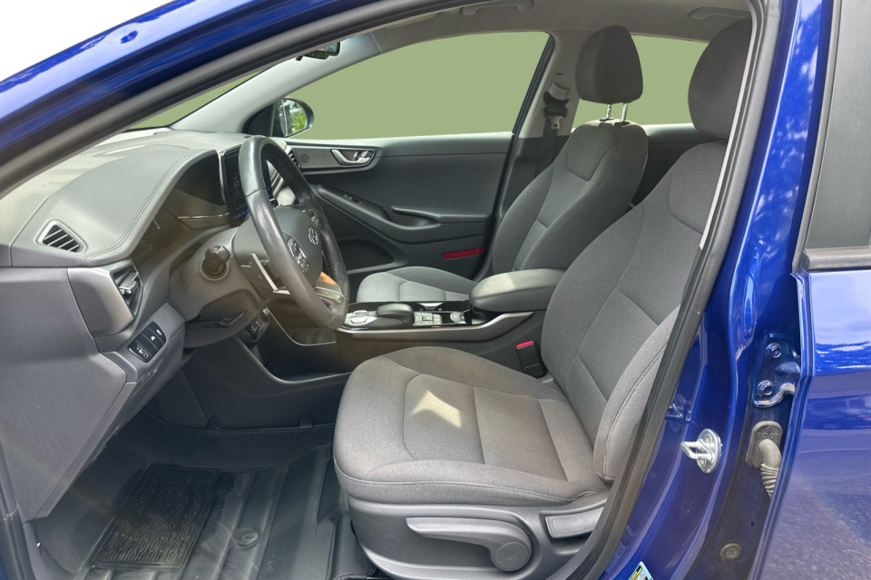 2020 Hyundai Ioniq Electric - Image 11