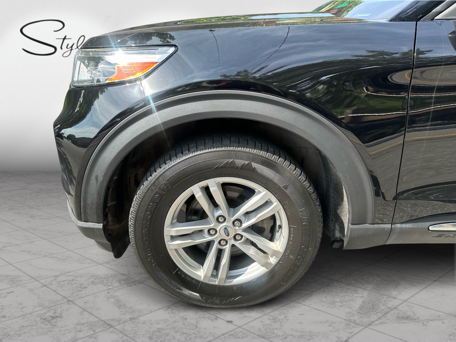 2020 Ford Explorer - Image 9