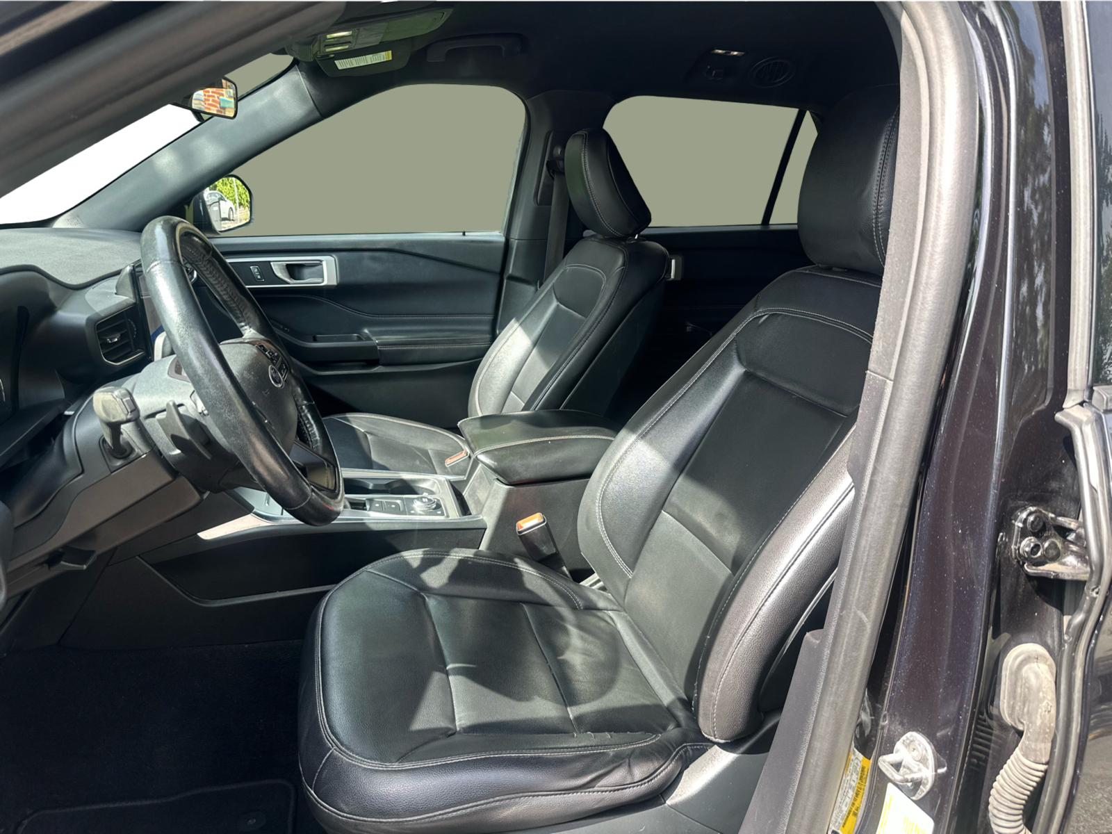 2020 Ford Explorer - Image 11