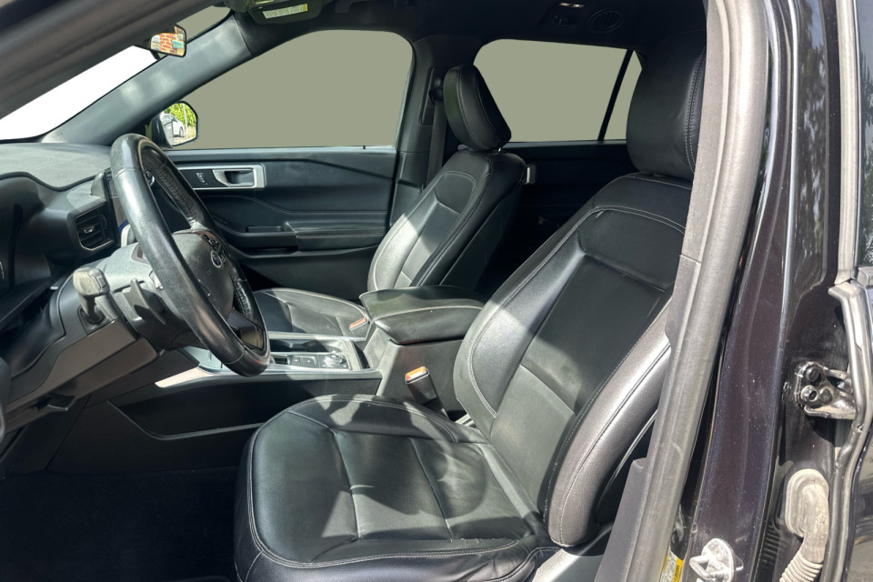 2020 Ford Explorer - Image 11