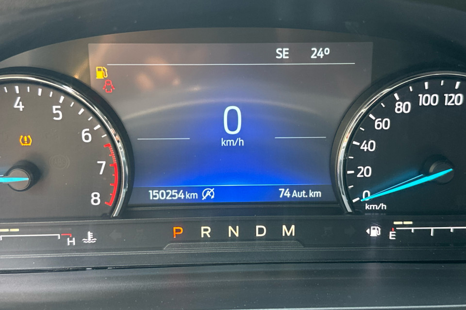 2020 Ford Explorer - Image 16