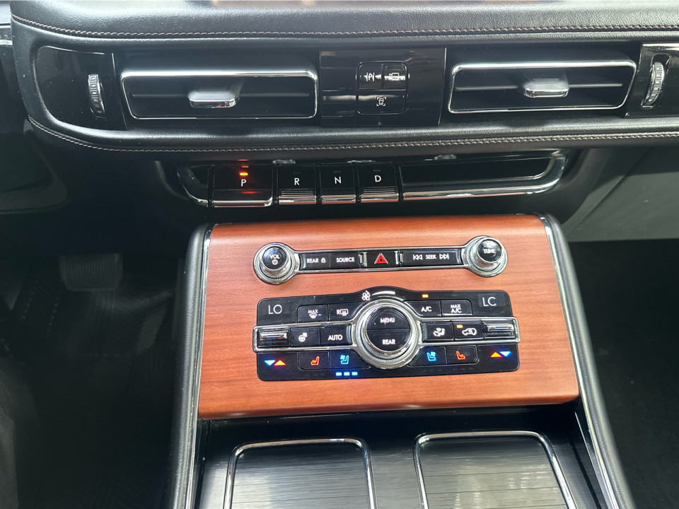 2020 Lincoln Aviator - Image 20
