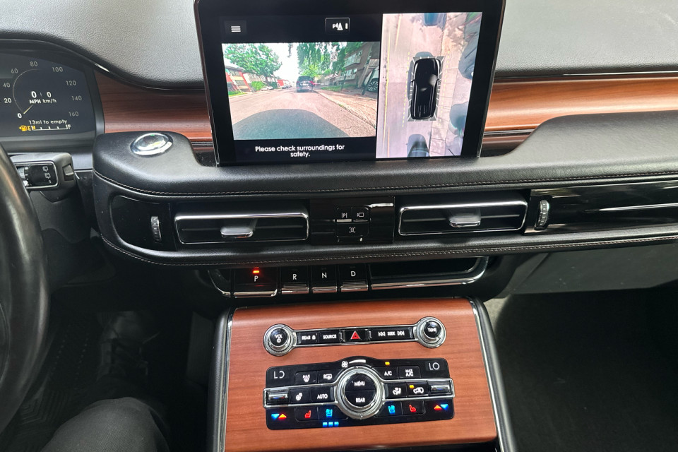 2020 Lincoln Aviator - Image 21
