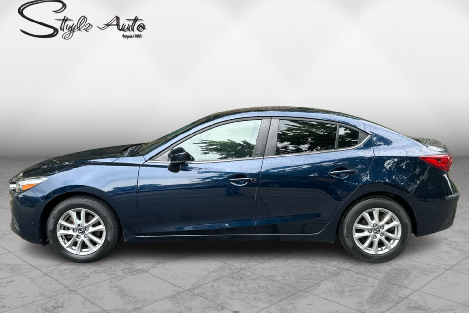 2018 Mazda Mazda3 - Image 3