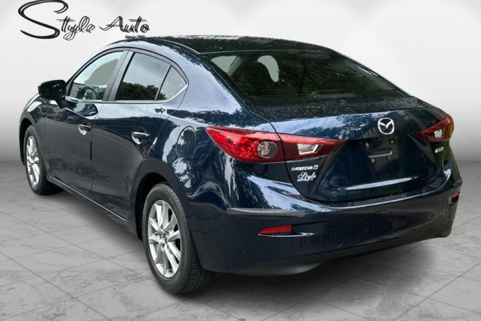 2018 Mazda Mazda3 - Image 4