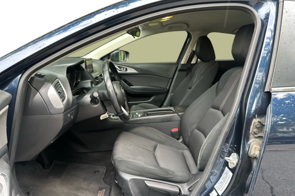 2018 Mazda Mazda3 - Image 11