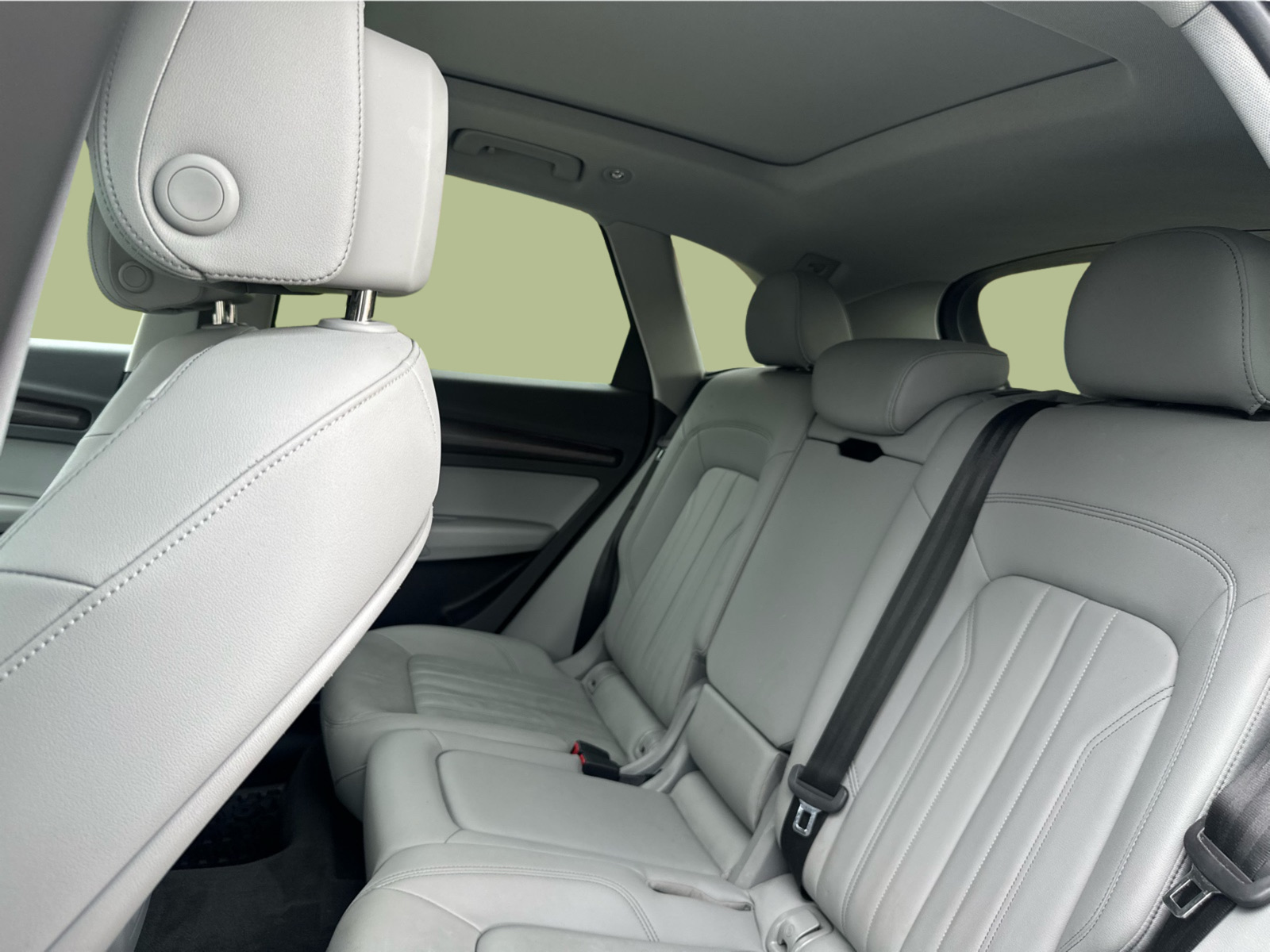 2023 Audi Q5 - Image 12