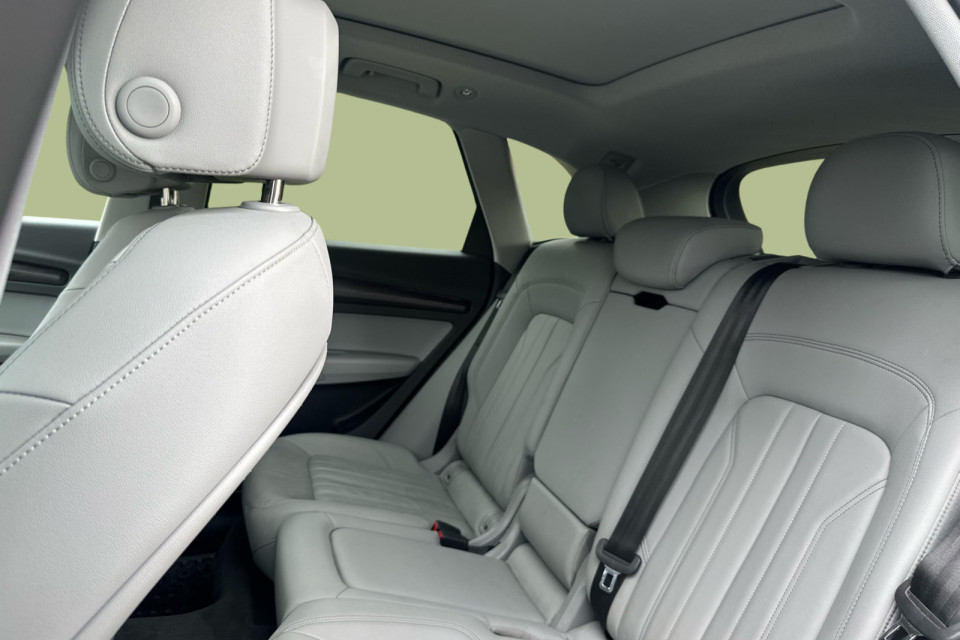 2023 Audi Q5 - Image 12