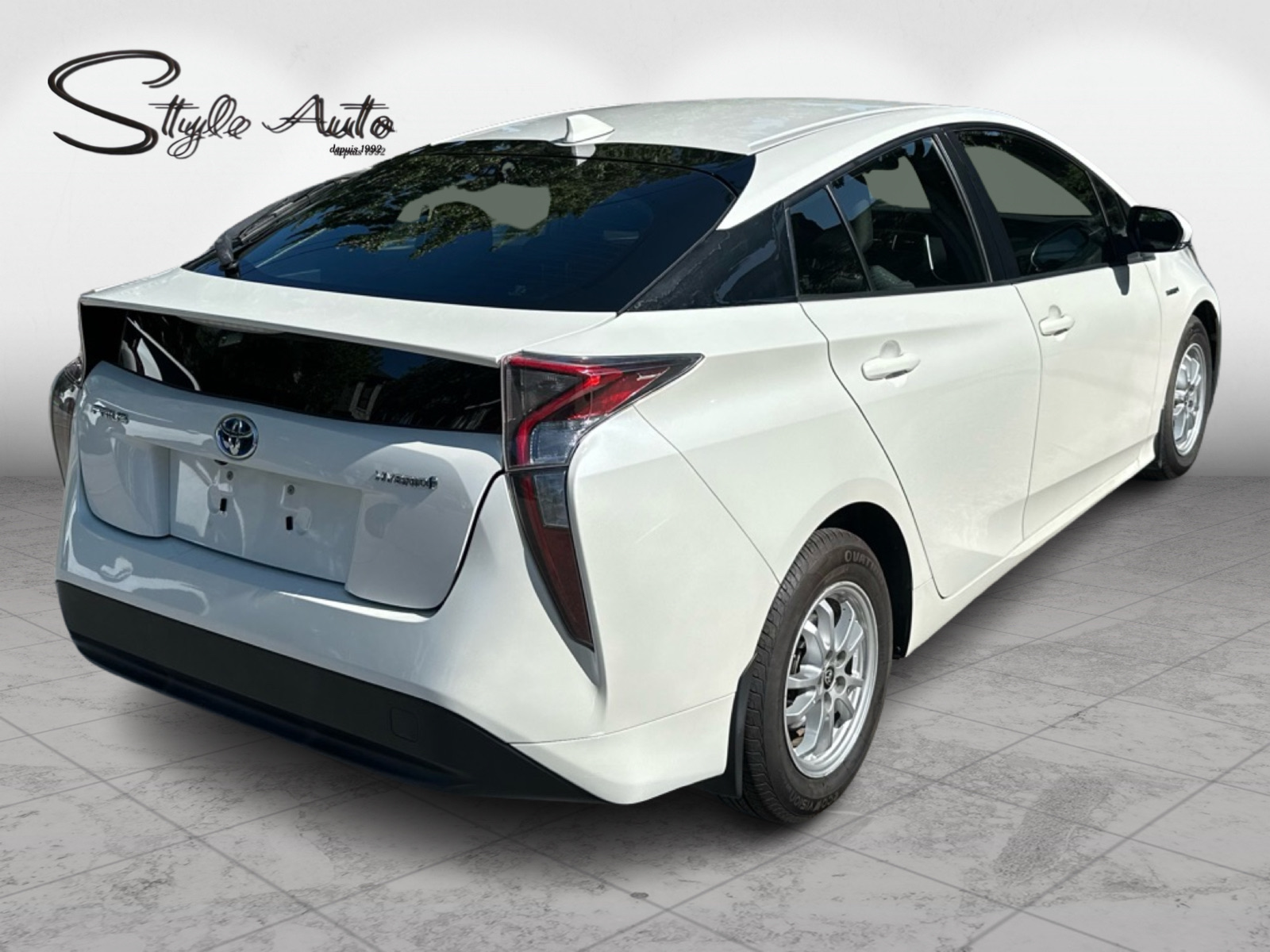 2017 Toyota Prius - Image 6