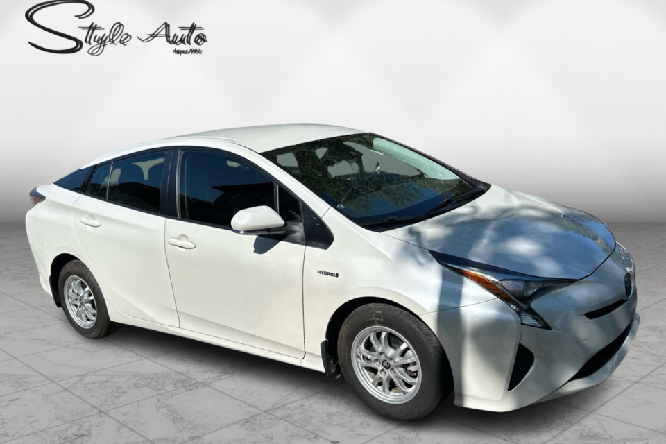 2017 Toyota Prius - Image 8