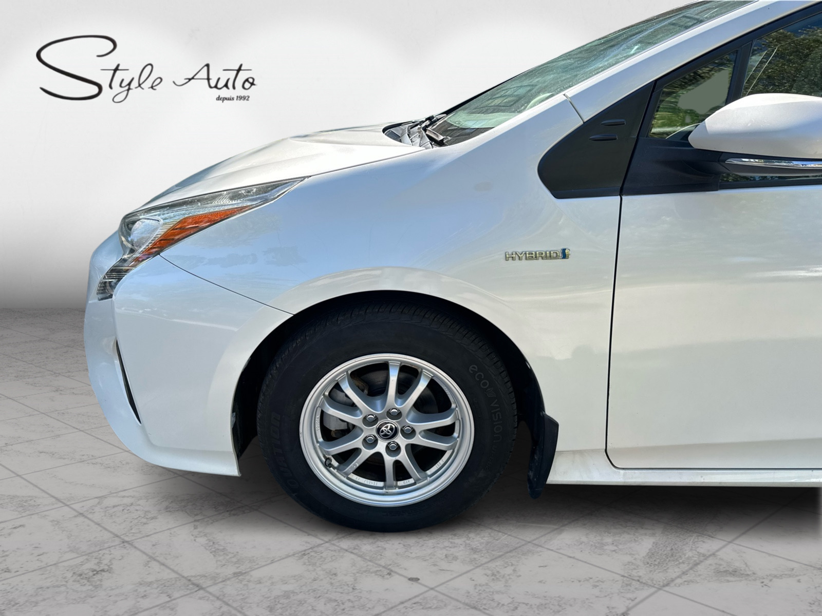 2017 Toyota Prius - Image 9