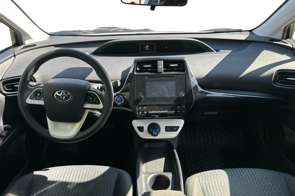 2017 Toyota Prius - Image 10
