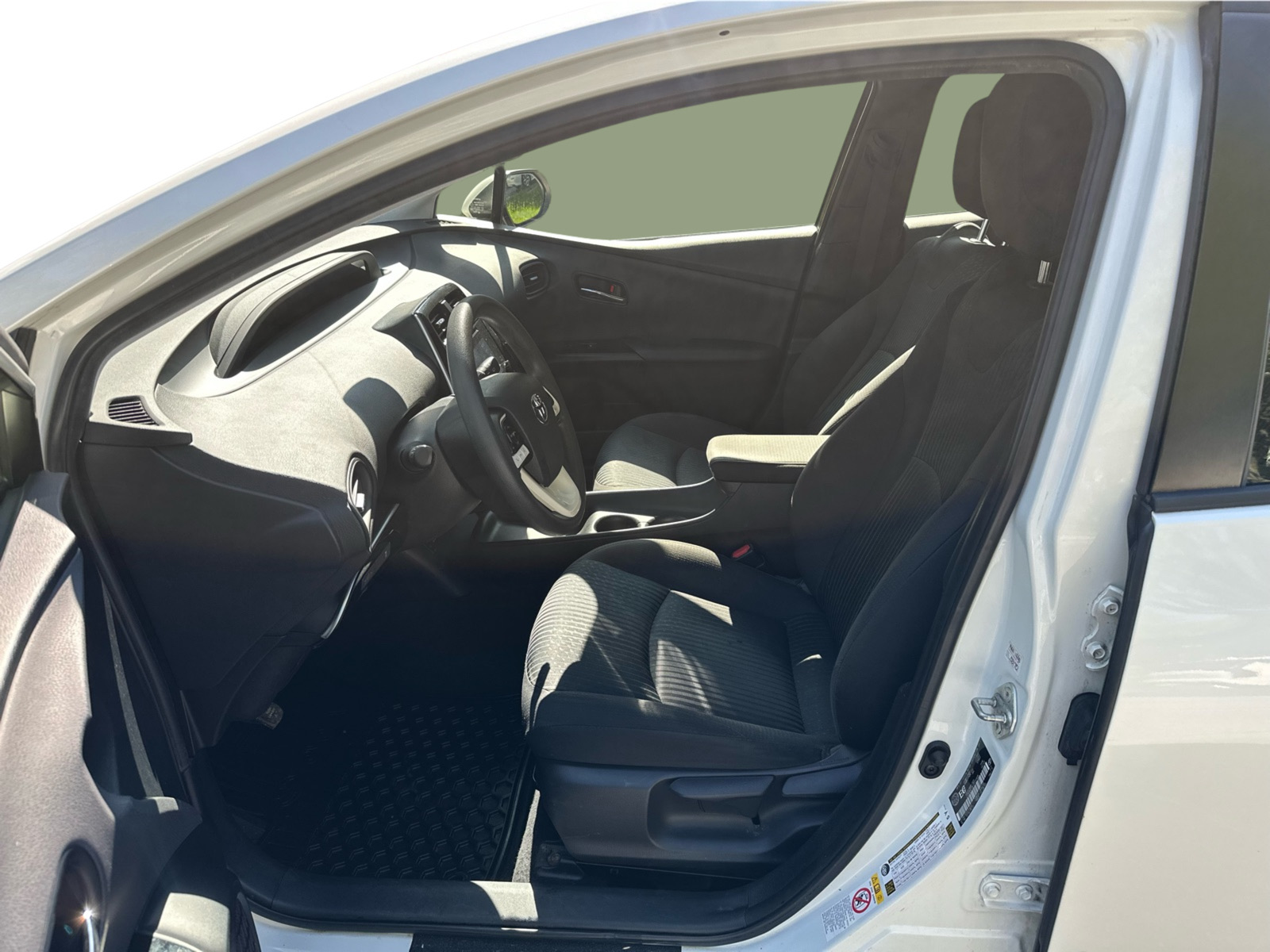 2017 Toyota Prius - Image 11