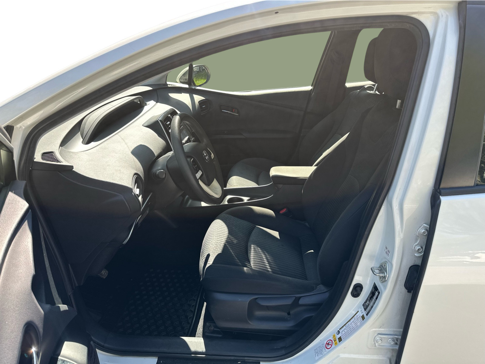2017 Toyota Prius - Image 11