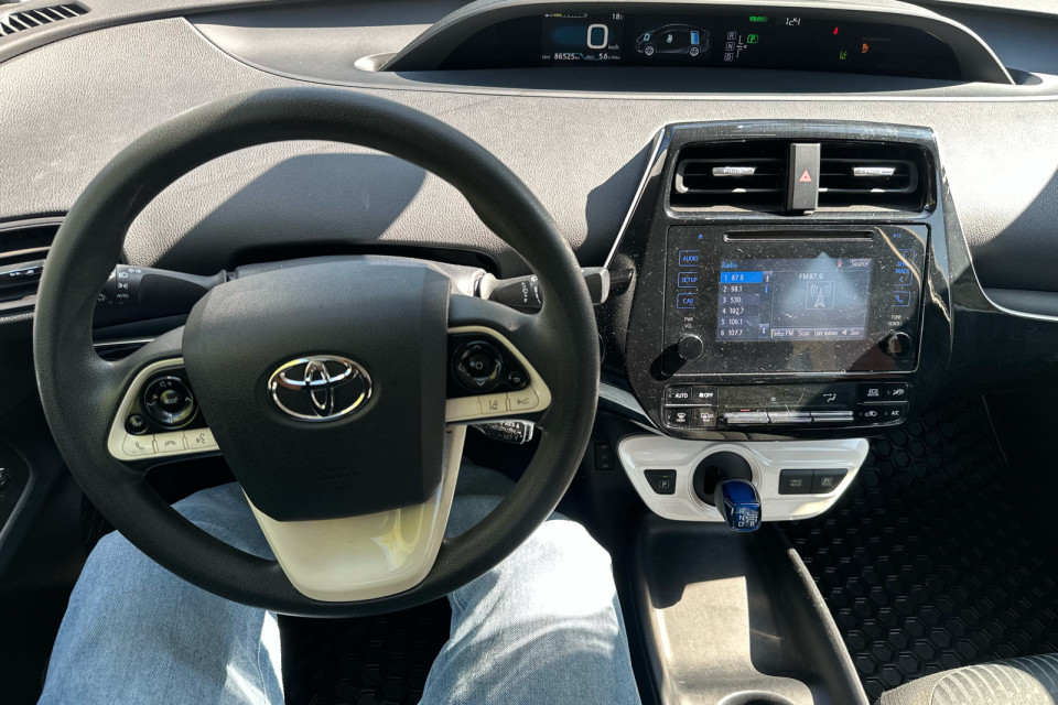 2017 Toyota Prius - Image 13