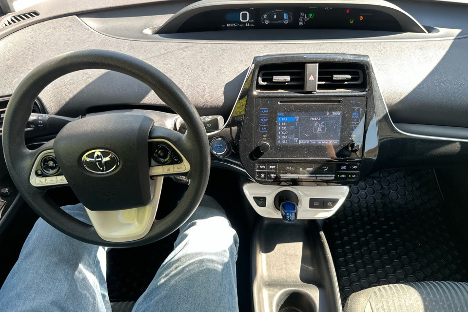 2017 Toyota Prius - Image 14