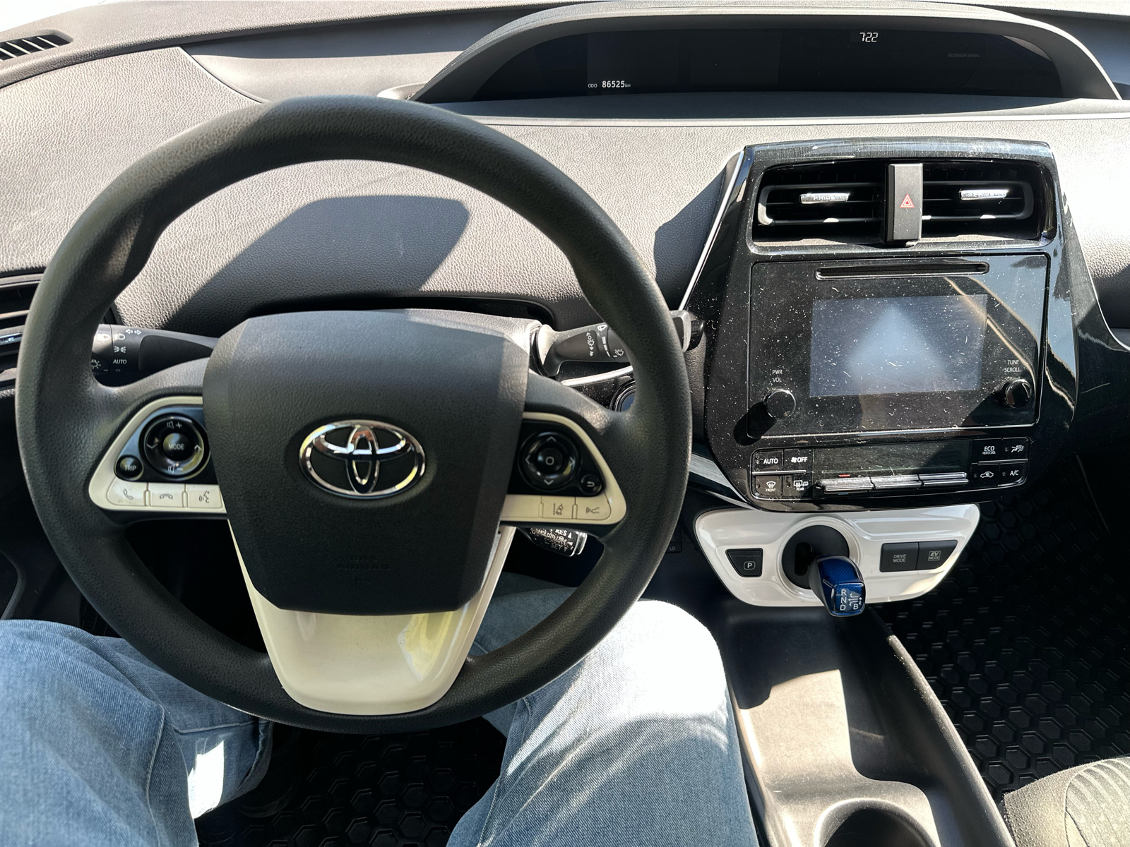 2017 Toyota Prius - Image 17