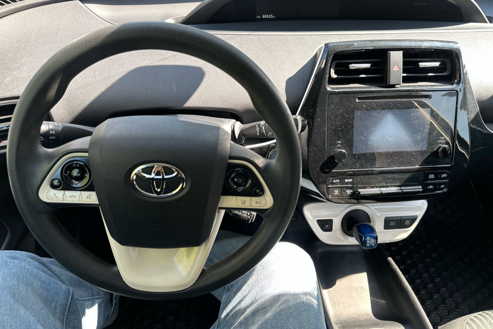 2017 Toyota Prius - Image 17