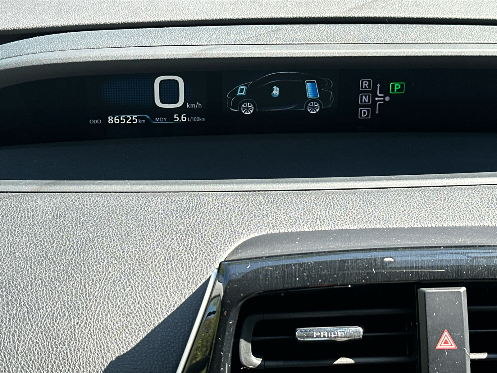 2017 Toyota Prius - Image 18