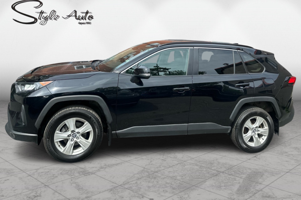 2019 Toyota RAV4 - Image 3