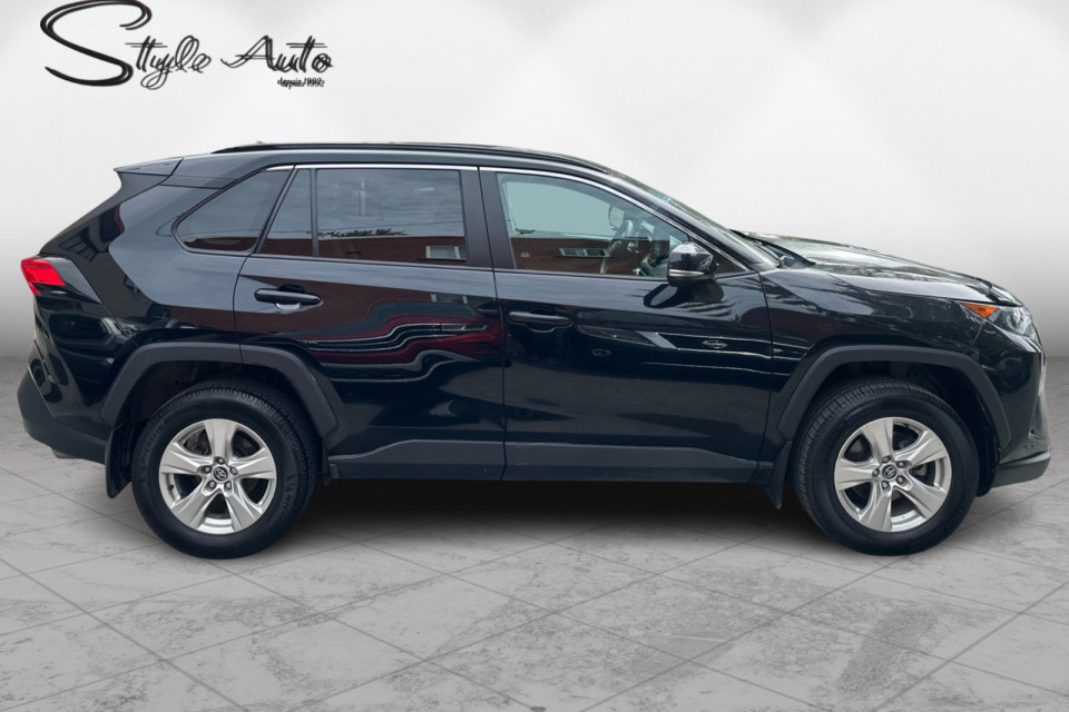 2019 Toyota RAV4 - Image 7