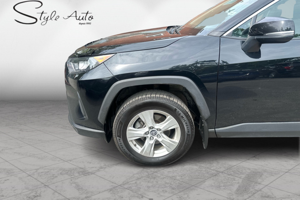 2019 Toyota RAV4 - Image 9