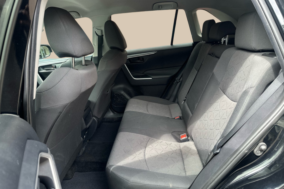 2019 Toyota RAV4 - Image 12