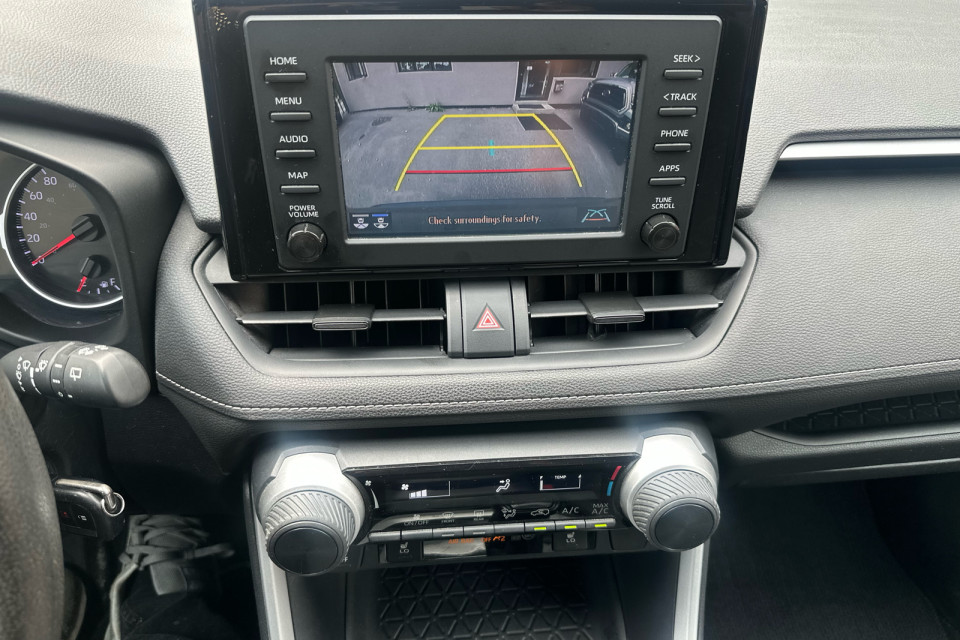 2019 Toyota RAV4 - Image 13