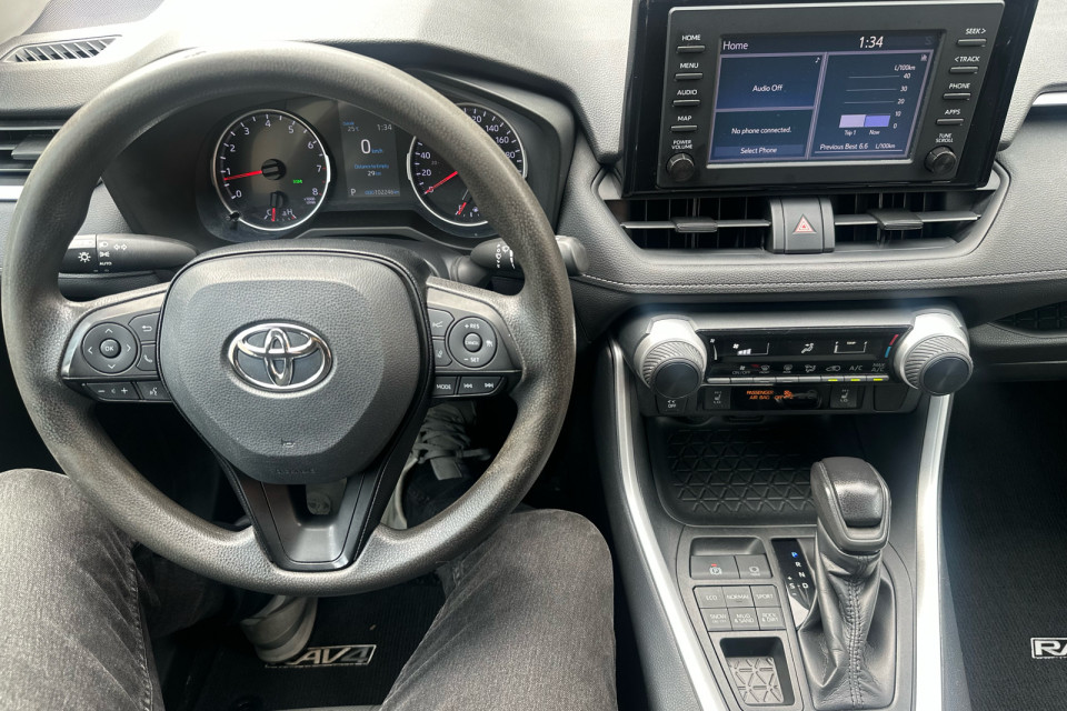 2019 Toyota RAV4 - Image 16