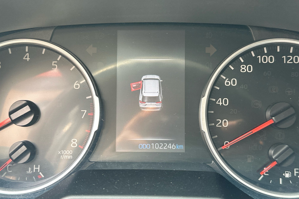 2019 Toyota RAV4 - Image 17