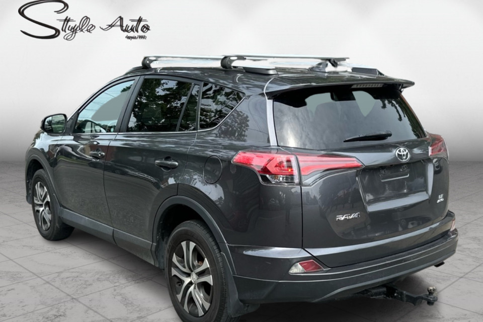 2016 Toyota RAV4 - Image 4