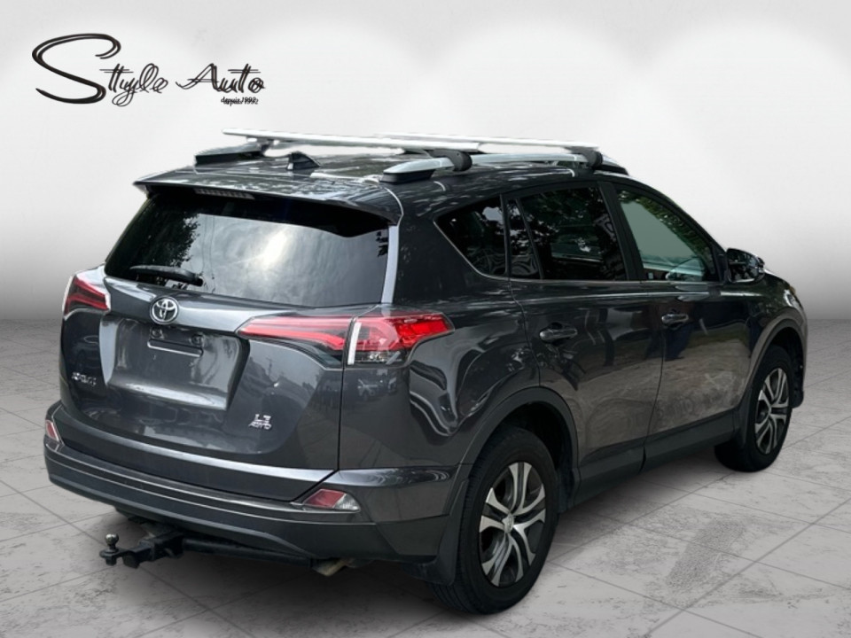 2016 Toyota RAV4 - Image 6
