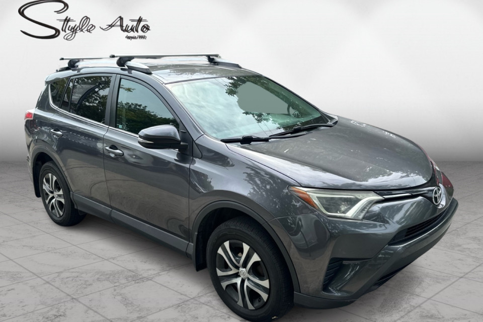 2016 Toyota RAV4 - Image 8