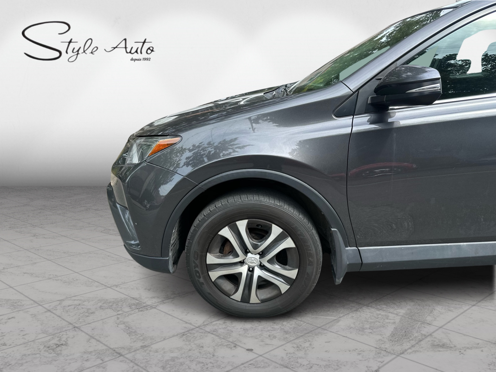 2016 Toyota RAV4 - Image 9