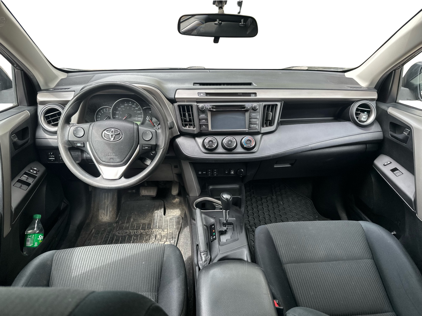 2016 Toyota RAV4 - Image 10