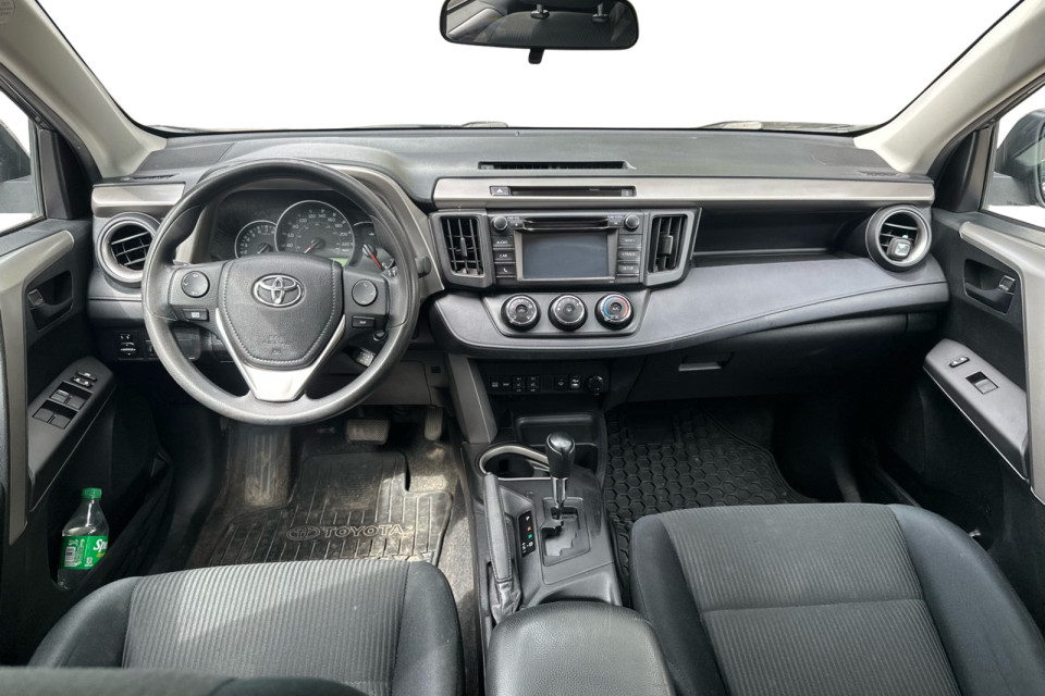 2016 Toyota RAV4 - Image 10