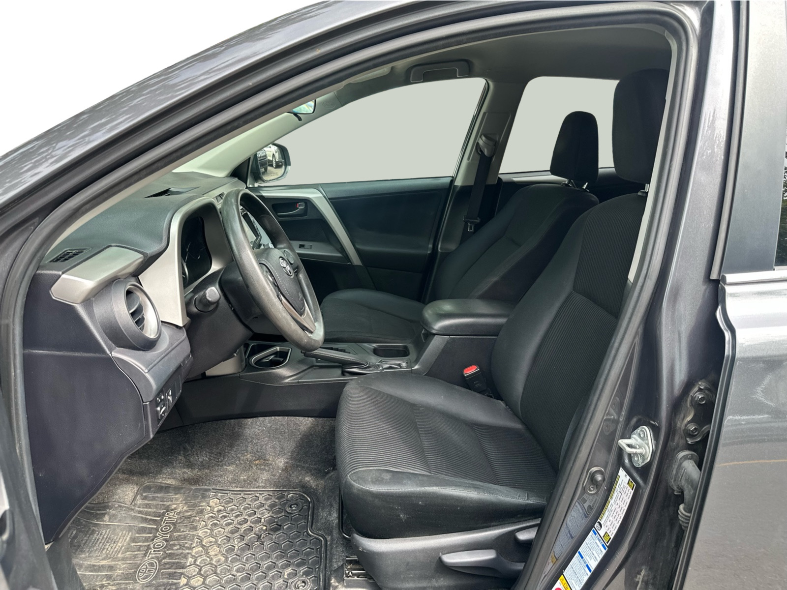2016 Toyota RAV4 - Image 11