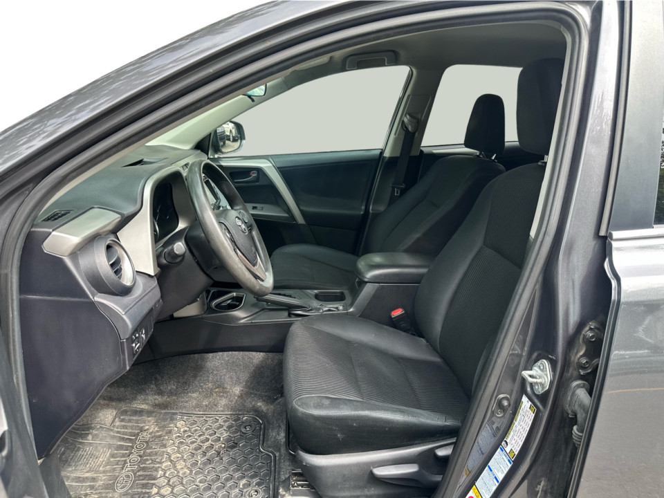 2016 Toyota RAV4 - Image 11