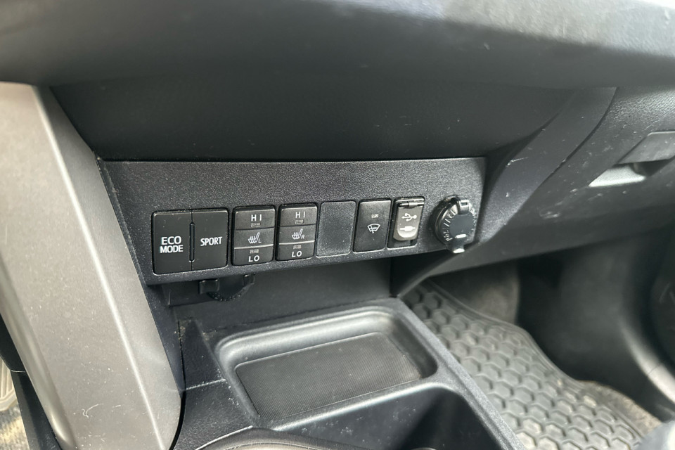 2016 Toyota RAV4 - Image 14