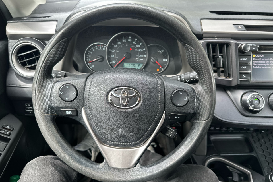 2016 Toyota RAV4 - Image 18