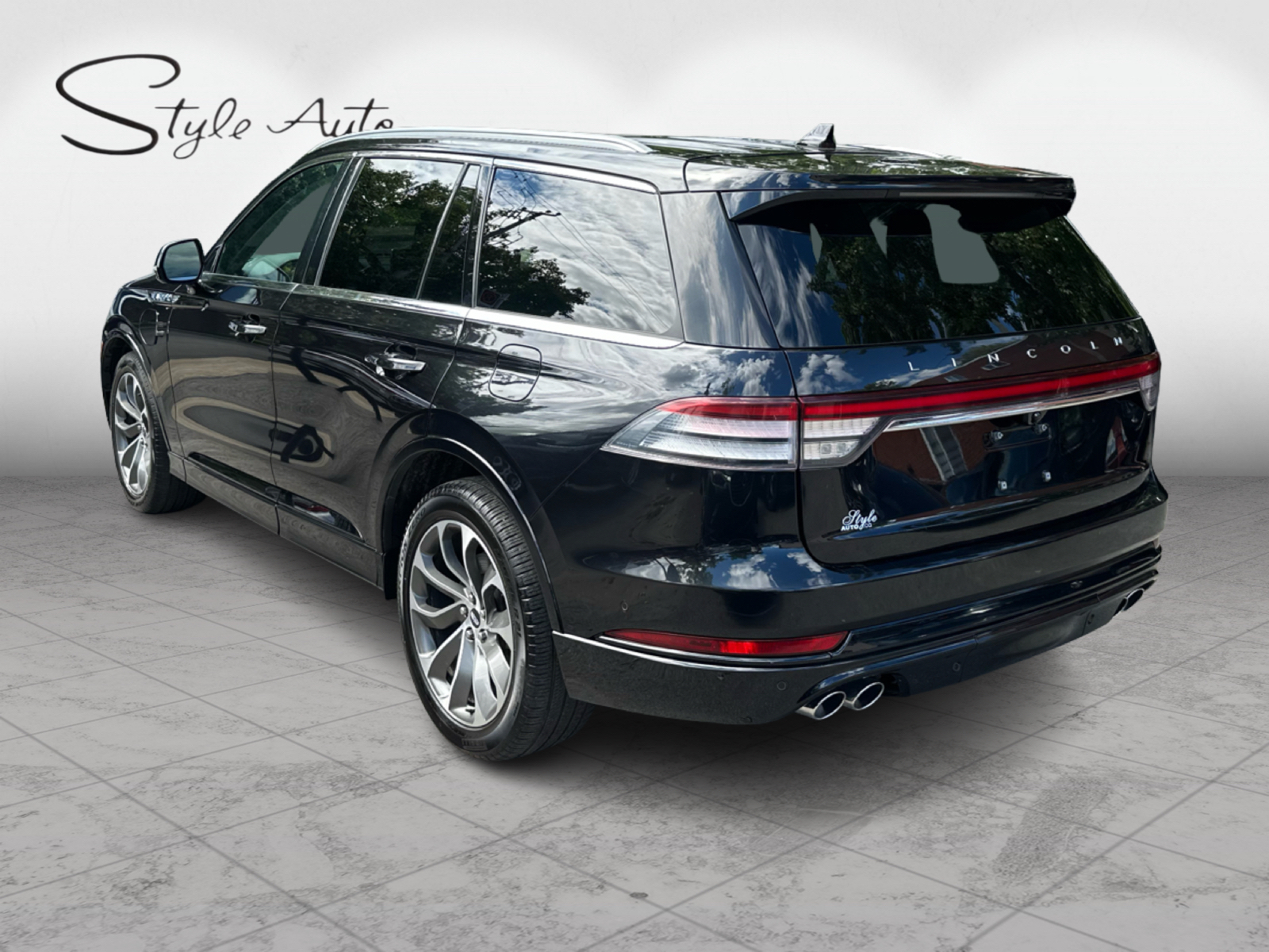 2022 Lincoln Aviator - Image 4