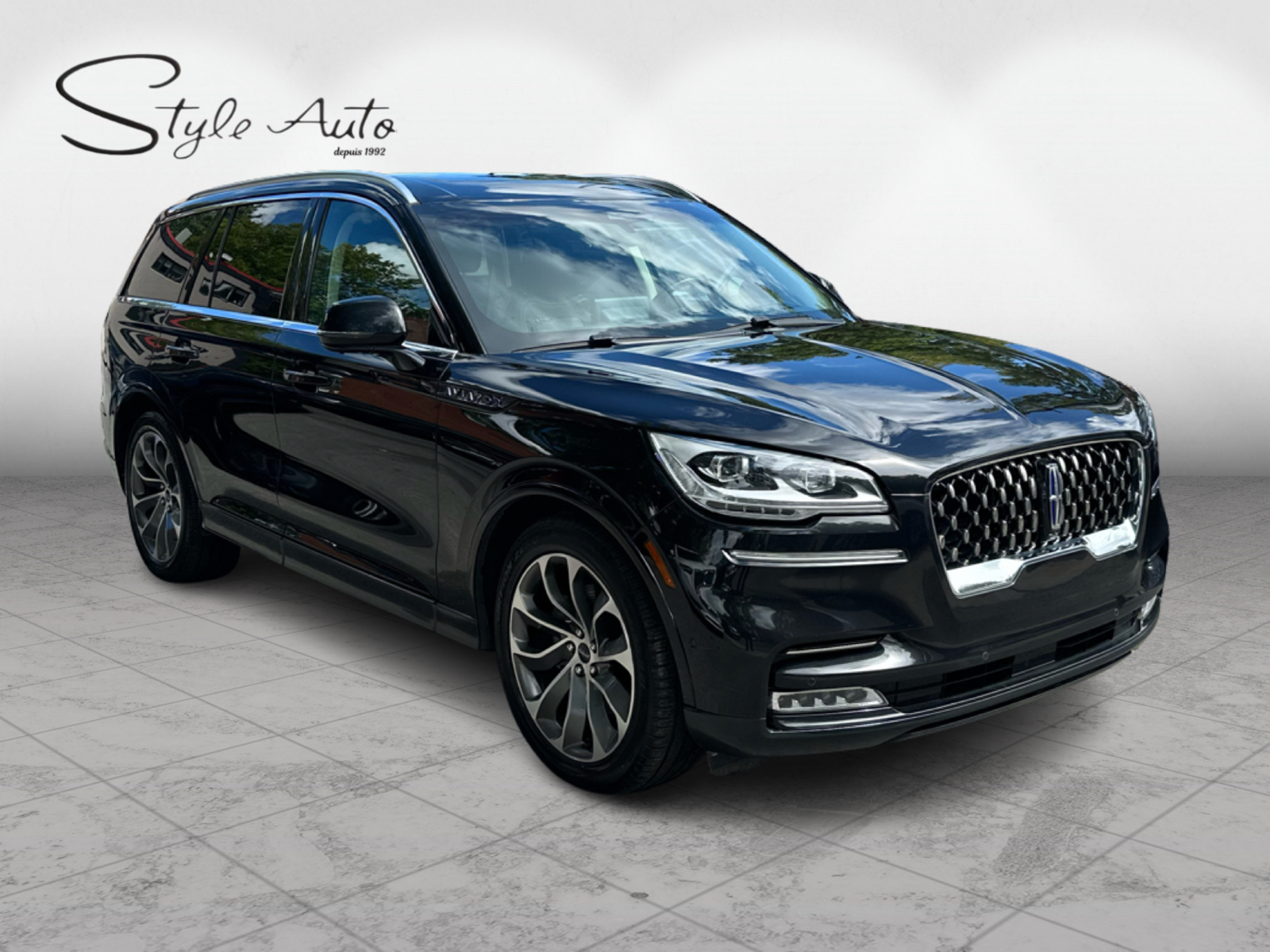 2022 Lincoln Aviator - Image 8