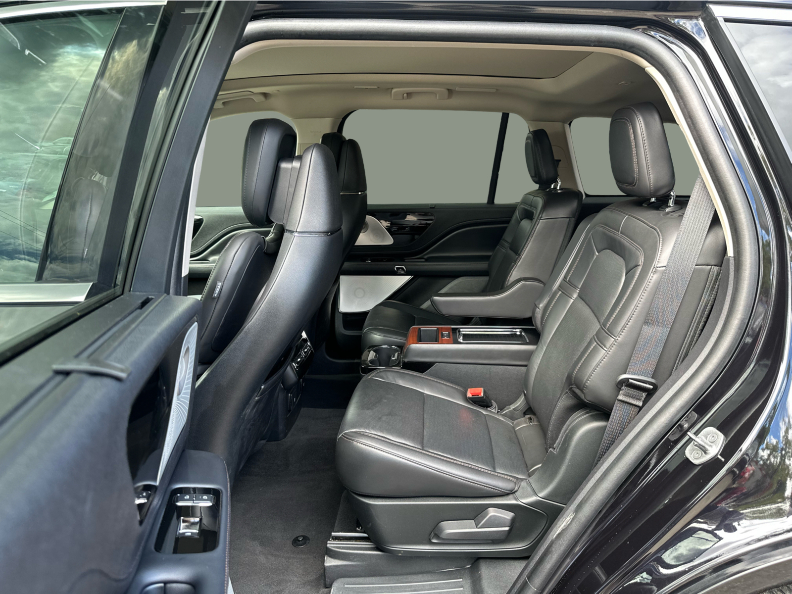 2022 Lincoln Aviator - Image 12