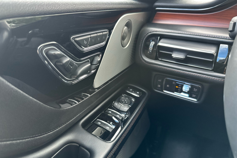 2022 Lincoln Aviator - Image 15