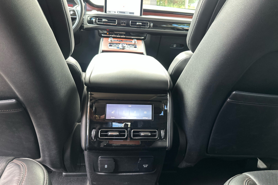 2022 Lincoln Aviator - Image 17