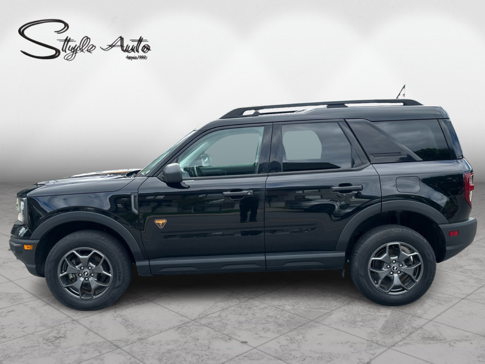2023 Ford Bronco Sport - Image 2